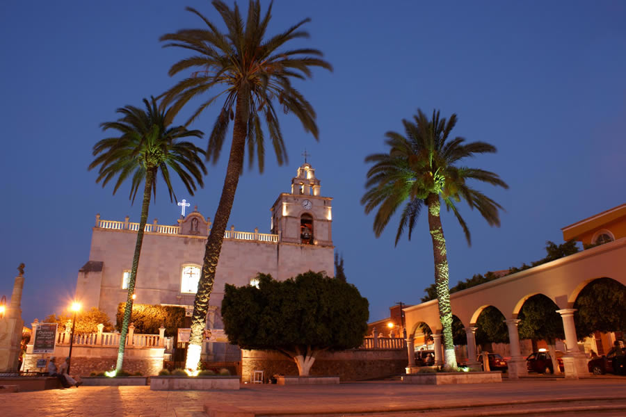 Plaza y templo en Calvillo